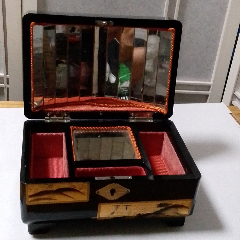 Vintage Made in Japan Jewelry Music Box